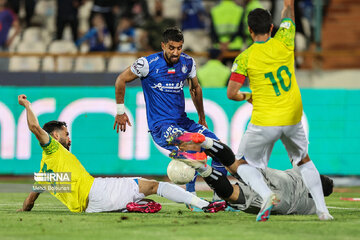 Esteghlal F.C. vs Sanat Naft Abadan F.C.