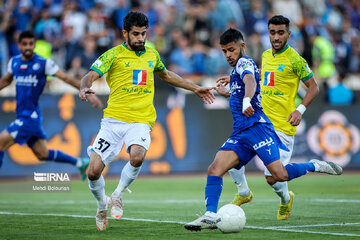 Esteghlal F.C. vs Sanat Naft Abadan F.C.