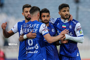 Esteghlal F.C. vs Sanat Naft Abadan F.C.