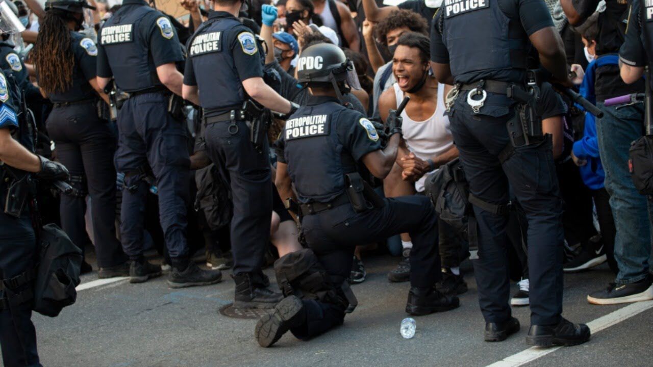 ONU califica de “problema serio” el racismo y violencia policial en EEUU
