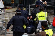 بازداشت ۵۲ معترض در مراسم تاج گذاری چارلز سوم 