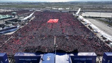 گردهمایی انتخاباتی حزب حاکم ترکیه در استانبول/ اردوغان: اپوزیسیون با «پ‌.ک‌.ک» توافق کرد
