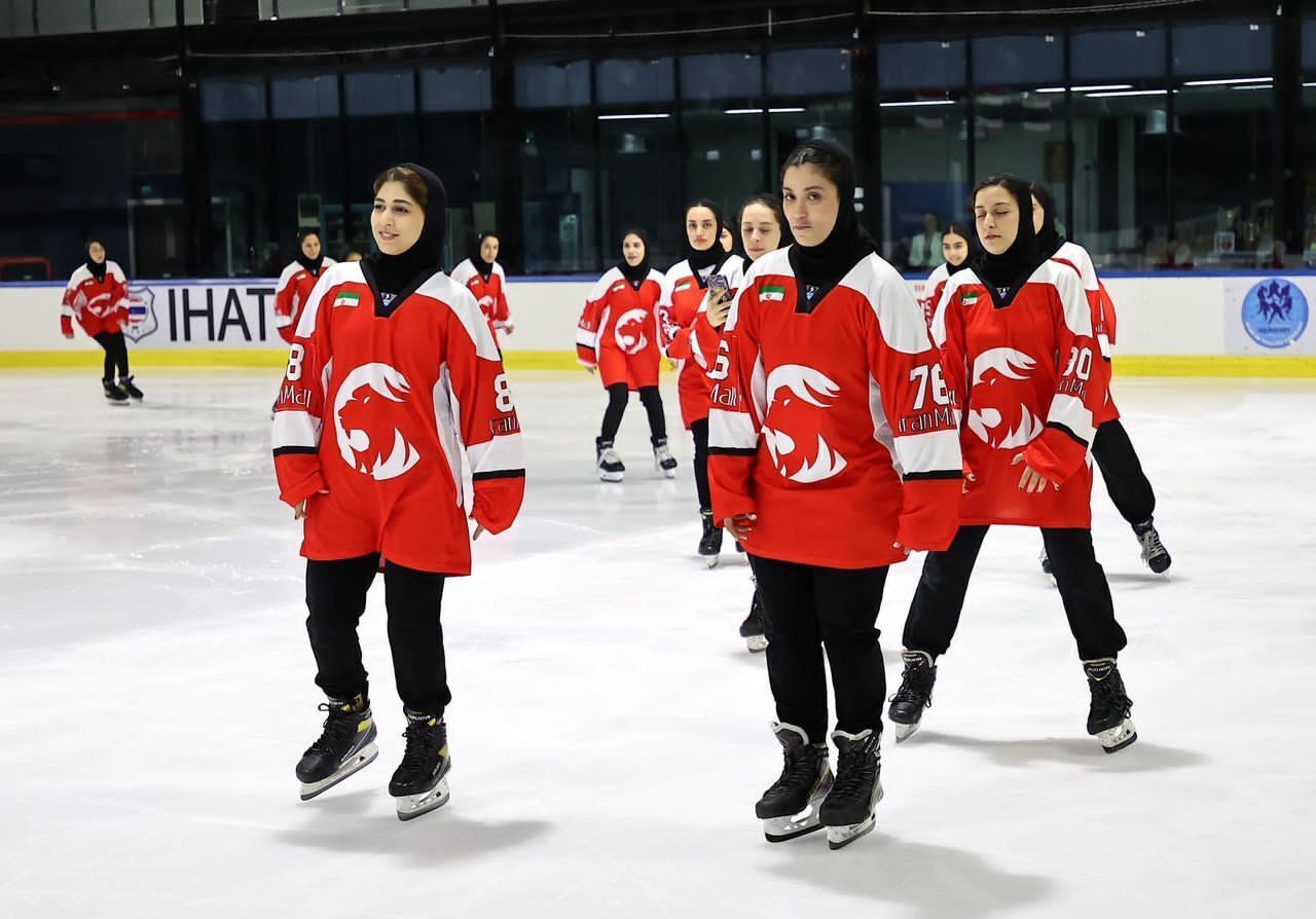 Женская сборная Ирана по хоккею заняла второе место на Чемпионате Азии