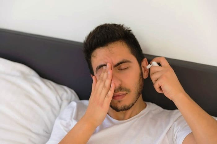 عوارض ماندن آب در گوش و روش خانگی خشک کردن آن