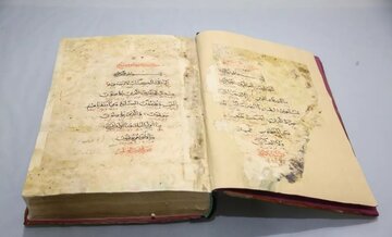 بیش از ۲ هزار نسخه خطی در کتابخانه حرم حضرت معصومه(س) نگهداری می‌شود