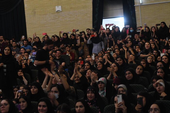 حاشیه‌های نگاری ایرنا از حضور سخنگوی دولت در جمع دانشجویان ارومیه