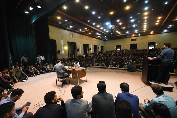 ۲۵ دستور ویژه رئیسجمهور و ۱۴۵۰ مصوبه در ۲۲ ماه