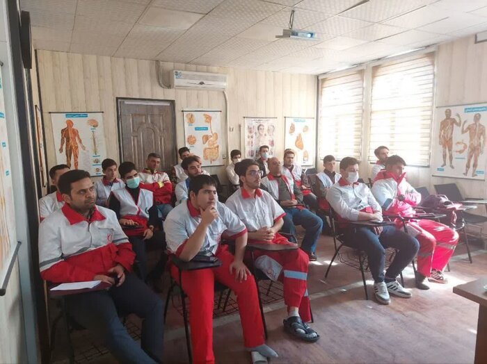 آموزش ۲۵۰۰ داوطلب در هلال احمر شهرستان قدس