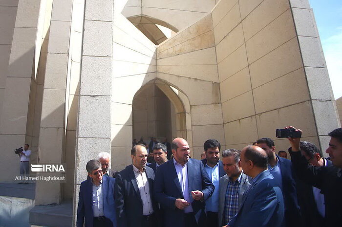 از گره گشایی مدیریتی تا تَن پوشی از جنس غیرت - ایرنا