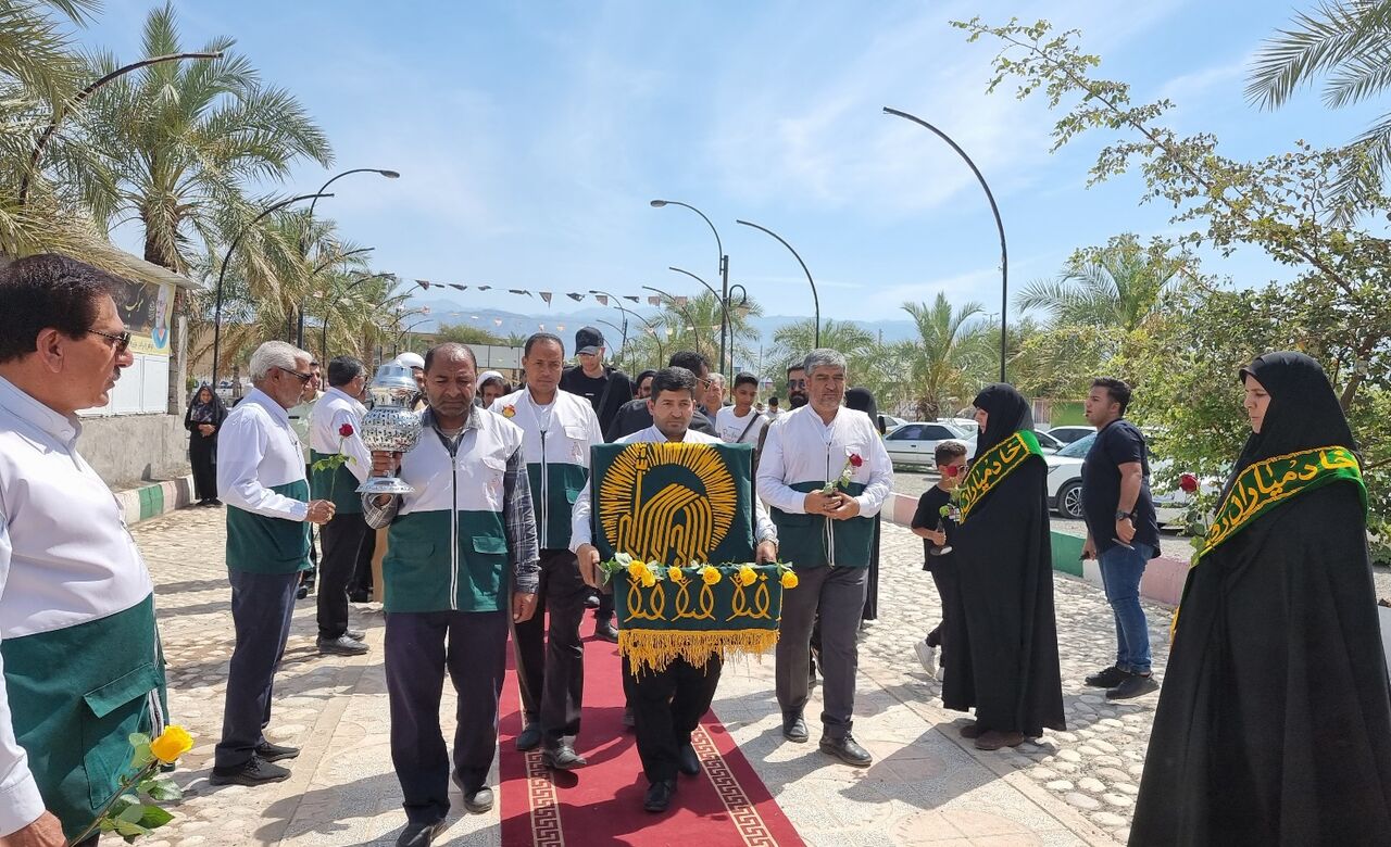 جشنواره ملی تئاتر خیابانی رضوی در جنوب کرمان آغاز شد+فیلم