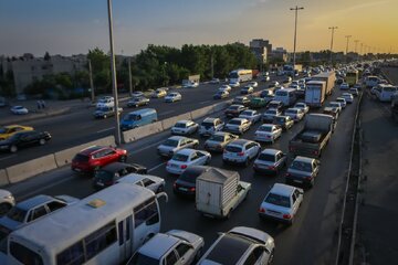 ترافیک سنگین در آزادراه کرج -قزوین منتهی به بهشت سکینه /تردد در جاده چالوس روان است + فیلم