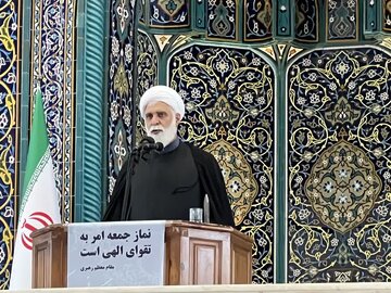 امام جمعه کیش: فراجا بازوان قدرتمند نظام اسلامی در ایجاد امنیت و آرامش است