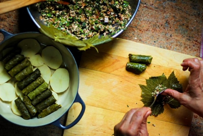 آشنایی با سبزیهای مورد نیاز برای انواع دلمه