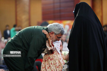 Le commandant de la force Quds du CGRI rencontre les familles des martyrs