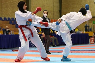 رقابت‌های کاراته قهرمانی بانوان استان کردستان در قروه پایان یافت