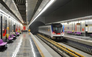 قطع برق شبکه بالاسری در خط ۵ متروی تهران/ تلاش برای اتصال برق