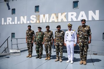 La 86ª Flota Naval de la Armada iraní atraca en el puerto omaní de Salalah