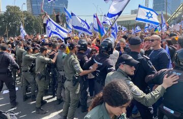 مخالفت گروهی از معترضان با طرح هرتزوگ/ نتانیاهو به دنبال دیکتاتوری مطلق