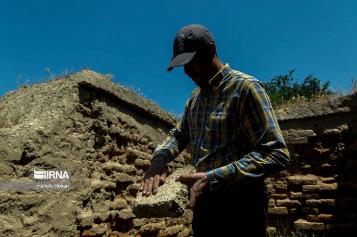 دیوار سرخ، یادگار عبرتآموز ساسانیان در گلستان