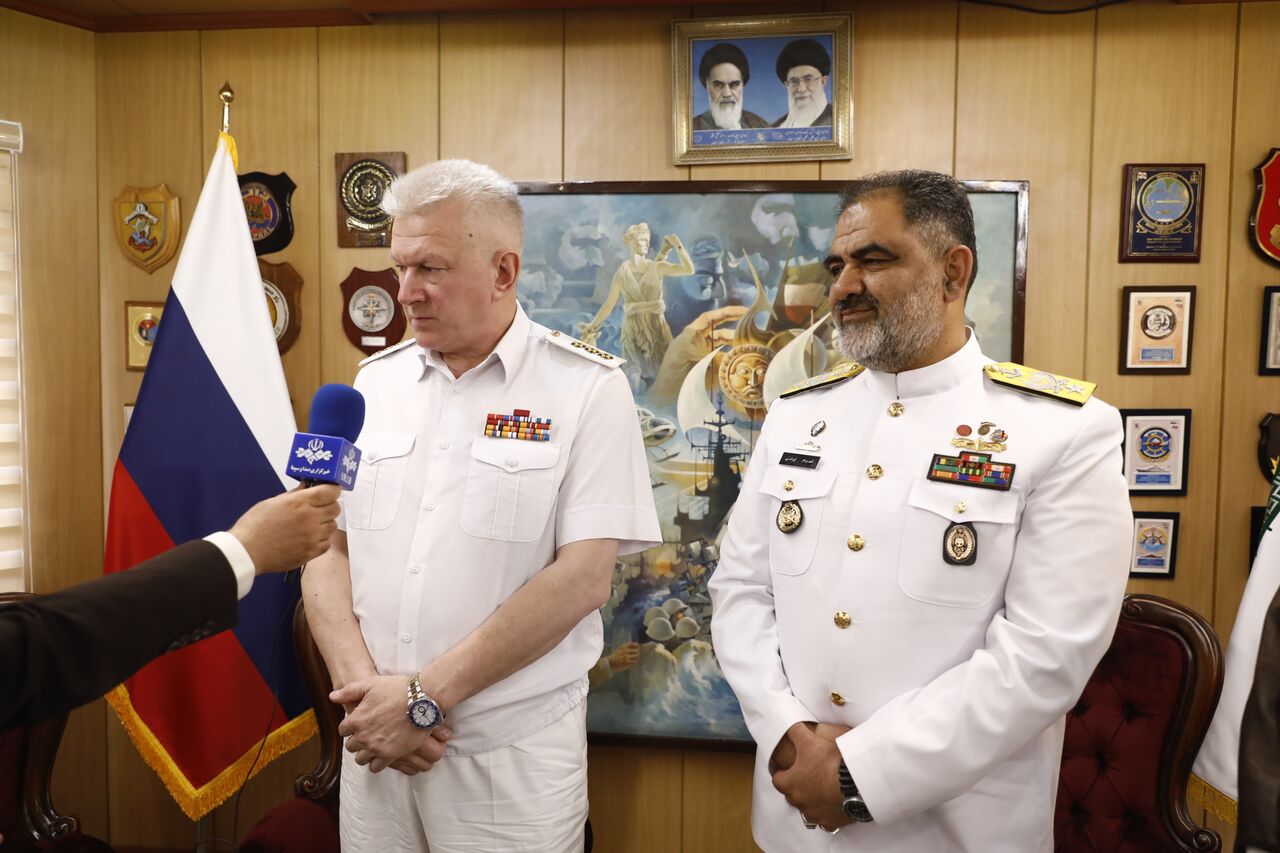 فرمانده نیروی دریایی روسیه: ناوگروه یک ابرقدرت می‌تواند به دور زمین سفر کند