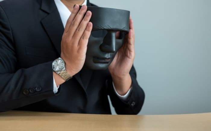 چگونه انسانهای سمی را از اطرافمان دور کنیم؟