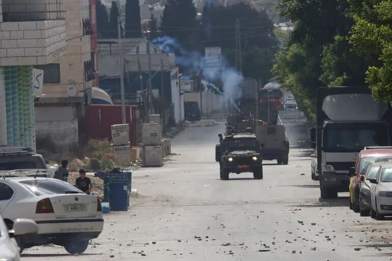 فلسطينيون يتصدون لاقتحامات الاحتلال في طوباس ومدن الضفة