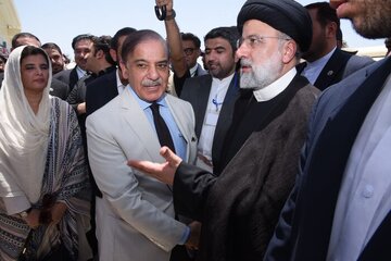 President Raisi, PM Shehbaz inaugurate Mand-Pishin border market, Polan-Gabd electricity transmission line