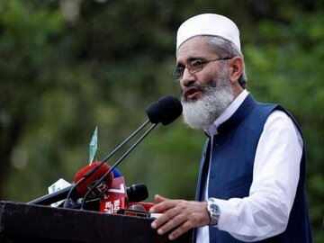 رهبر جماعت اسلامی پاکستان از انفجار بمب جان سالم بدر برد