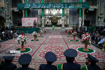 قم در روز میلاد بانوی کرامت غرق در نور و شادمانی است