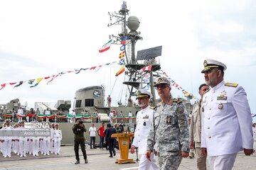 Cérémonie d'accueil de la 86e flottille de la Marine à Bandar Abbas