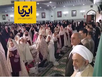 جشن تکلیف ۳۵۰۰ دختر در حرم عبدالعظیم (ع) برگزار شد + فیلم