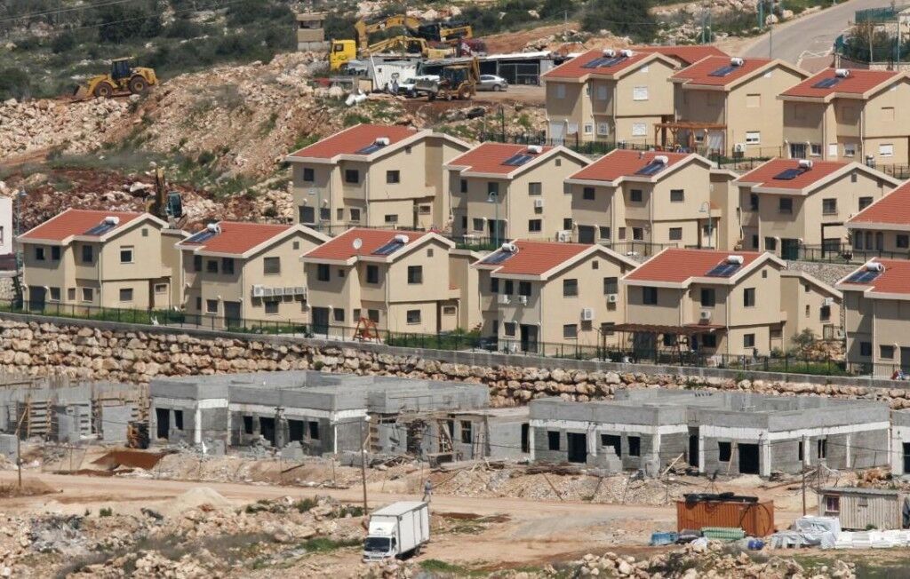 Zionist regime reportedly plans to build new settler units on Palestinian land 