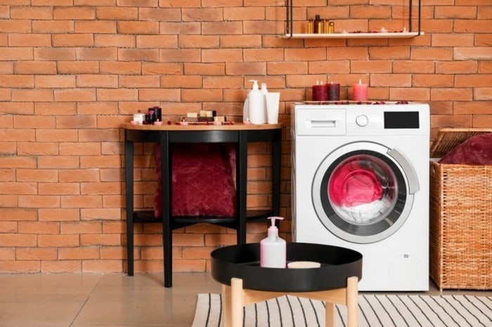 این اشتباهات ساده عمر لباسشویی را کم میکند