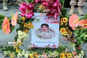 Funérailles des cinq gardes-frontières iraniens tués dans une attaque terroriste au sud