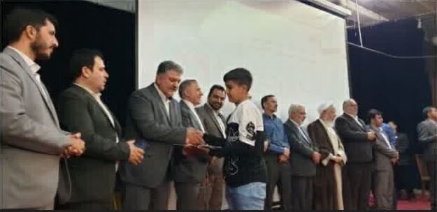 جوانان برتر رشتههای فرهنگی، هنری و ورزشی پاکدشت تجلیل شدند