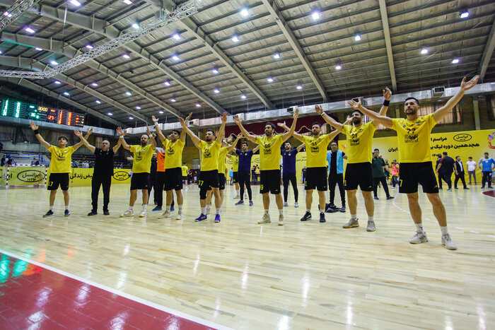 فینالیستشدن استقلال در روز جدال غولهای کشتی