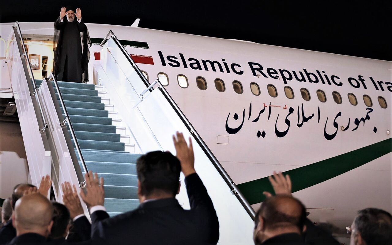 Le président Raïssi quitte Téhéran pour Jakarta