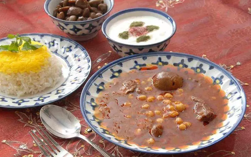 غذاهای محلی کاشان، از چلو دیزی تا کوفته آب سماق