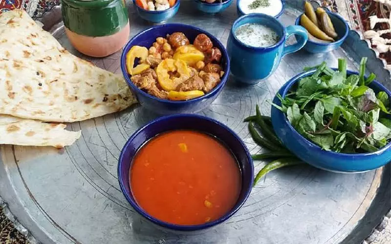 غذاهای محلی کاشان، از چلو دیزی تا کوفته آب سماق