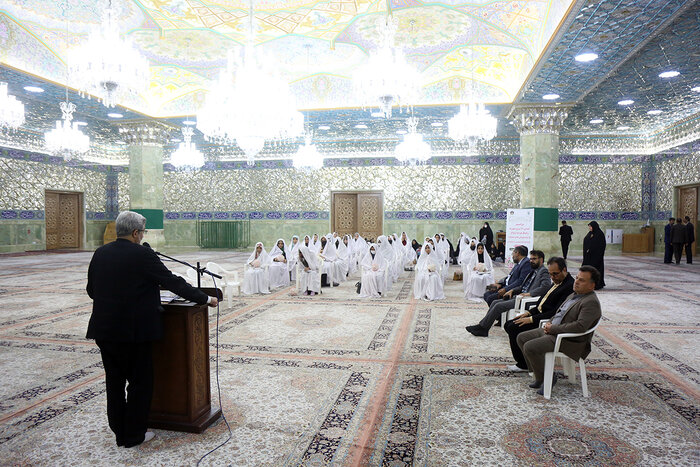 اهدای ۱۱۰ سری جهیزیه به مددجویان کمیته امداد در حرم بانوی کرامت