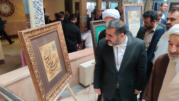 بازدید وزیر فرهنگ و ارشاد اسلامی از نمایشگاه خوشنویسی کوهدشت