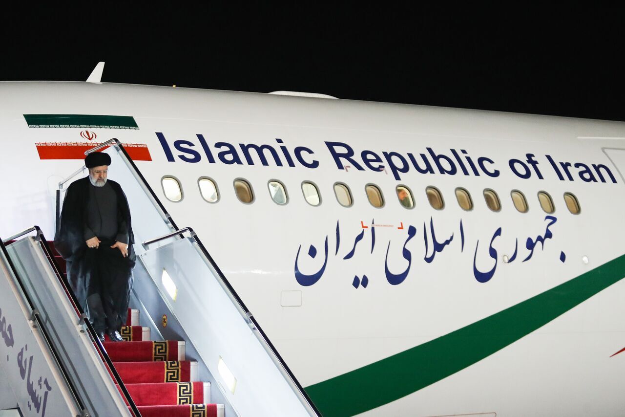 Raisi regresa a Irán tras su visita a Indonesia