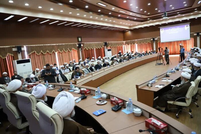 دولت سیزدهم در مسیر مردمی سازی امور با تکیه بر گفتمان انقلاب اسلامی حرکت میکند