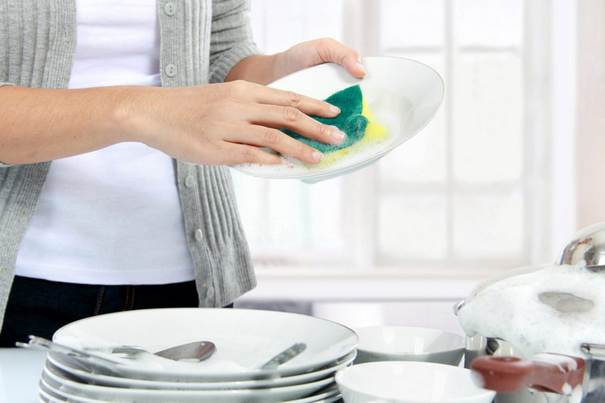 ترفندهایی برای شستشوی ظروف سرامیکی