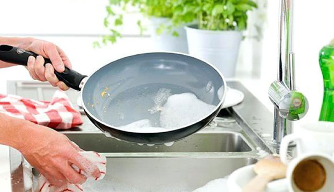 ترفندهایی برای شستشوی ظروف سرامیکی