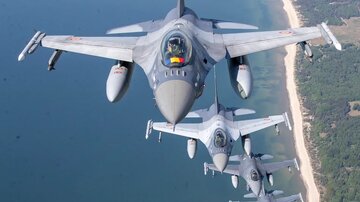 هلند و دانمارک خلبانان اوکراینی را برای پرواز با اف-۱۶ آموزش می‌دهند