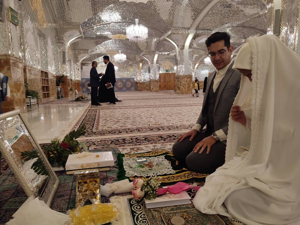 تبرّک سرآغاز زندگیهای مشترک در حرم شمسالشموس + فیلم - ایرنا