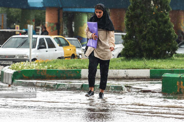 بارش‌های رگباری در زنجان ادامه می‌یابد