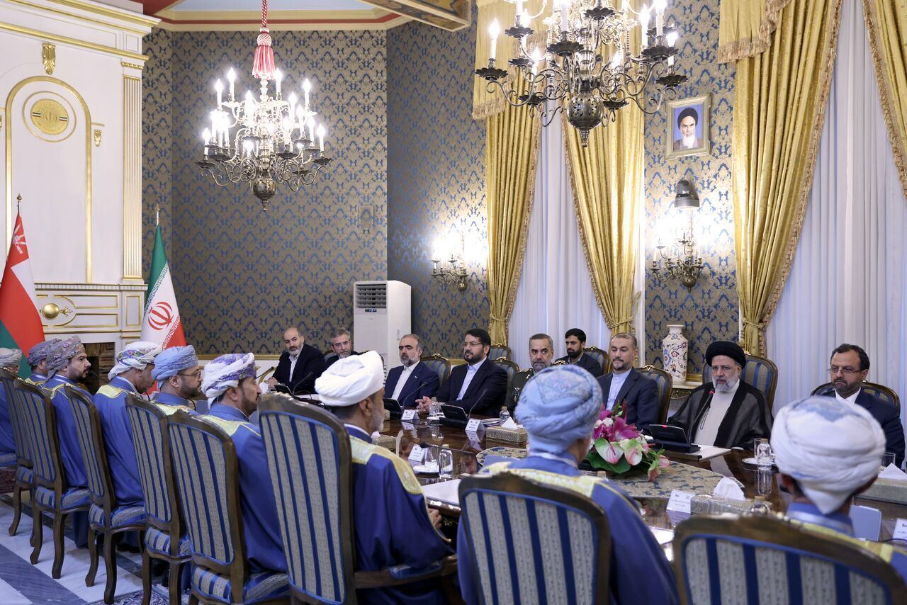 Les relations Iran-Oman sont passées du commerce à l'investissement (Raïssi)