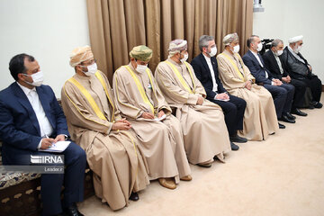 En images ; rencontre du sultan d’Oman avec le Guide suprême